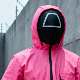 Squid Game 'Pink Soldiers钢琴简谱 数字双手