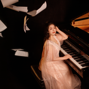 我悄悄蒙上你的眼睛钢琴简谱 数字双手 小轩