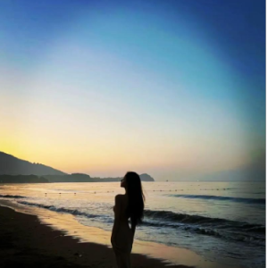 不只爱情钢琴简谱 数字双手