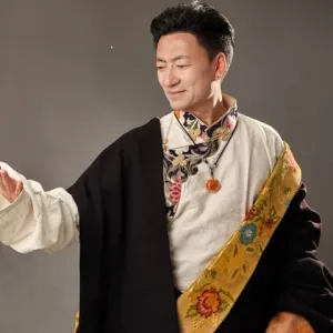 草原上的毡房-钢琴谱